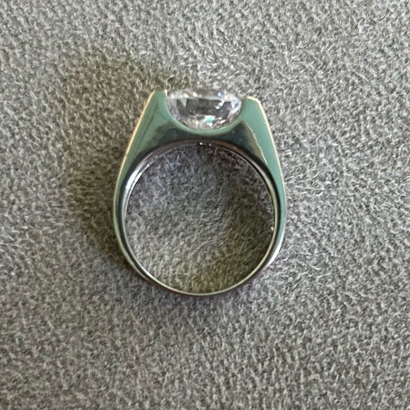 🌟3 ct CZ modern floating set ring, 925 silver band, size 7 - Picture 4 of 5